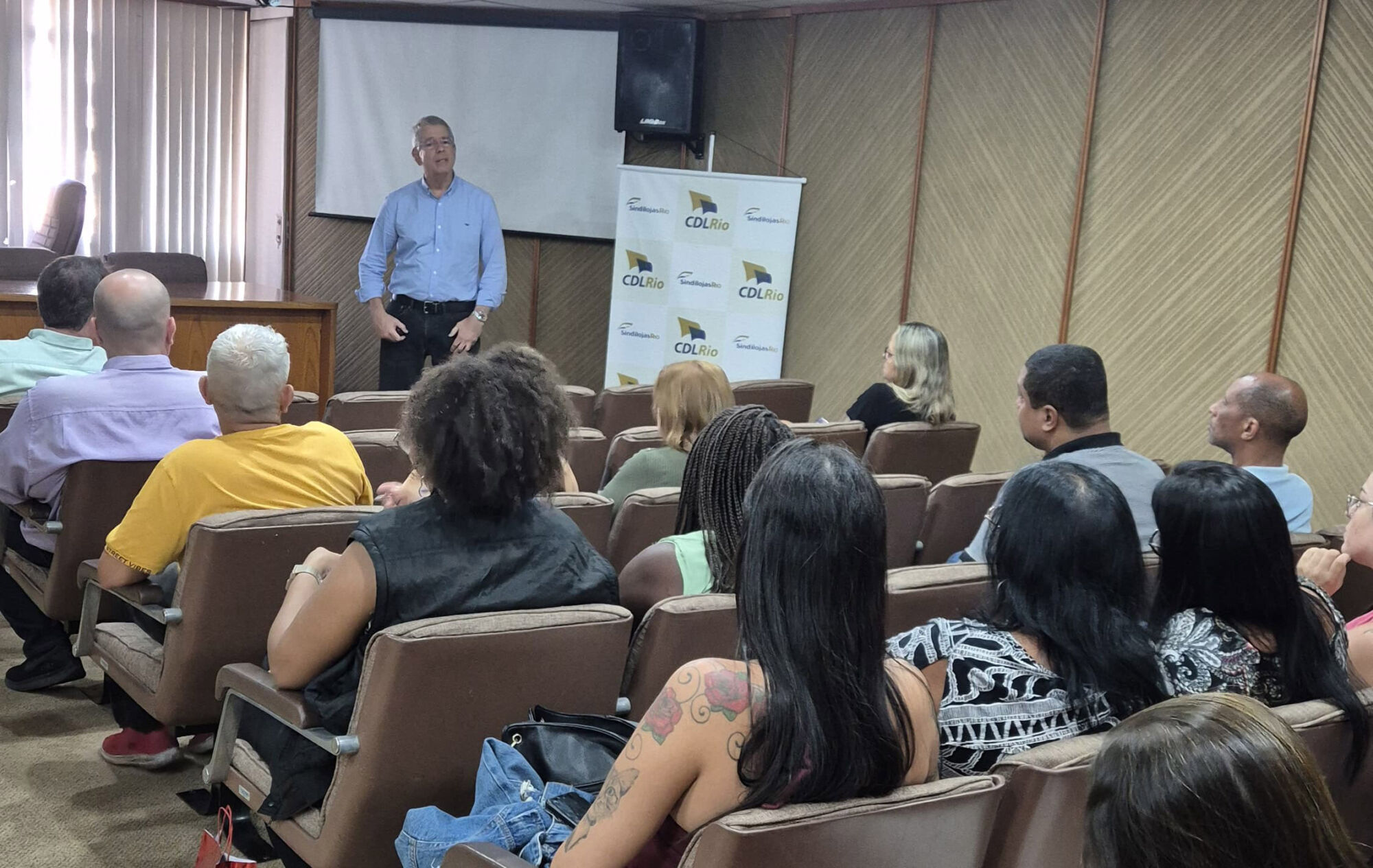 Leia mais sobre o artigo Educação Financeira – SindilojasRio promove palestra para colaboradores